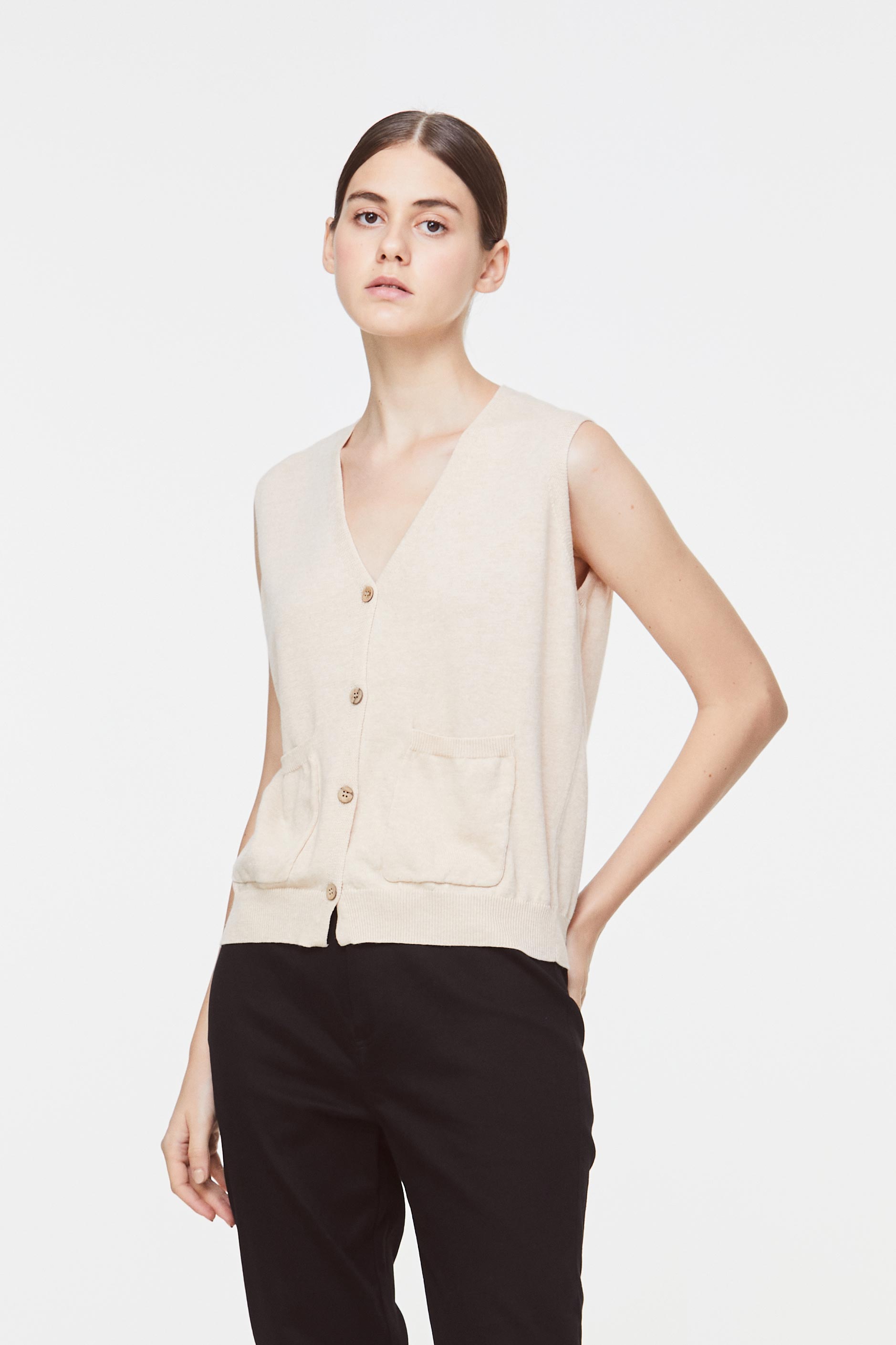 LALU Knitted V-neck Vest|,|