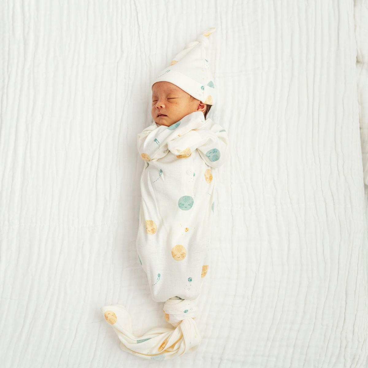 Le Petit Society Baby Organic Knotted Gown in Planets Print|,|